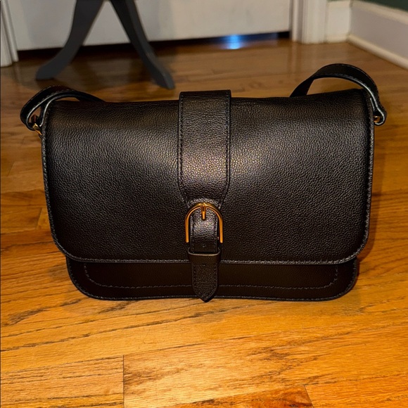 Elegant Black FOSSIL Leather Crossbody Bag - Picture 3 of 16